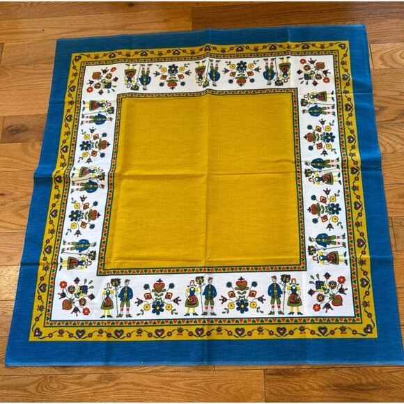 Vintage Tablecloth Pennsylvania Dutch Print 35” x 35” - Picture 9 of 10